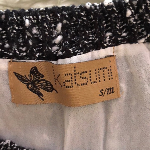 Black and white speckled knit sweater with ruffles - Picture 4 of 4